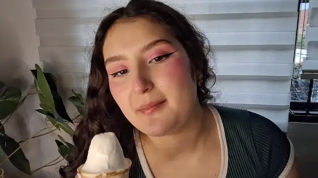 دردشة zoe_moon__ الجنسية المباشرة