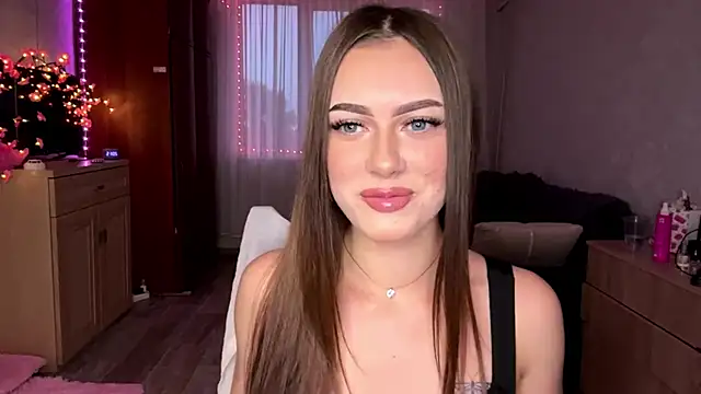 StephaniCute: διαδικτυακό σόου στην κάμερα