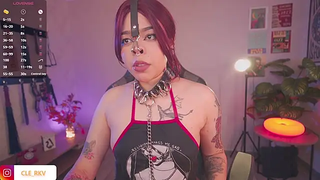 violette_clerk1_'s Live XXX Chat
