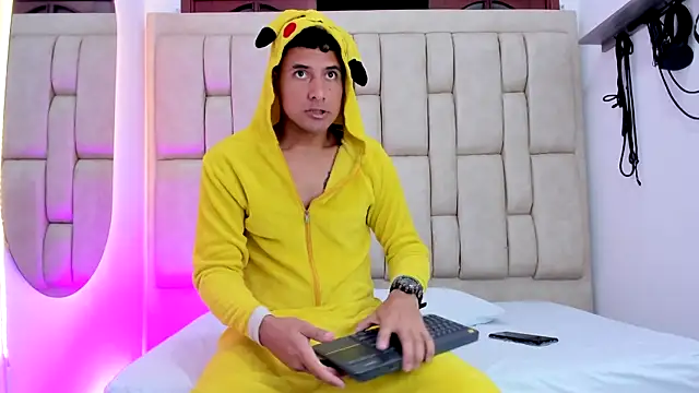 عرض كام STEVEN_OS