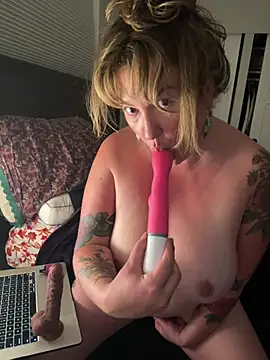 MorriganTheNaughtyのウェブカメラショー