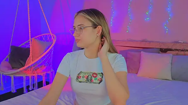 Miaa_Hill Adlı Modelin Web Kamerası Şovu