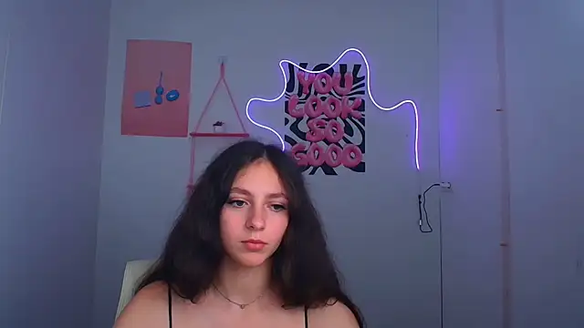 KissMeJulia's Live XXX Chat
