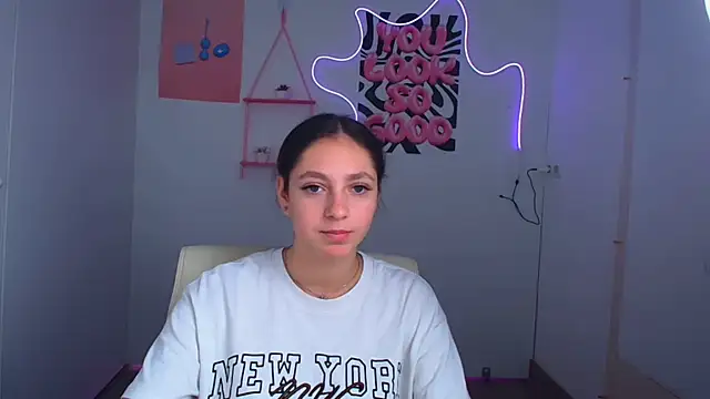 KissMeJulian Live XXX chat