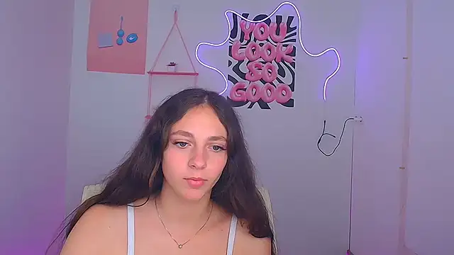 KissMeJulia's Live XXX Chat