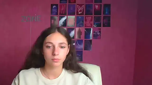 KissMeJulia's Live XXX Chat