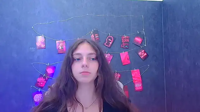 Chatroom XXX en direct de KissMeJulia