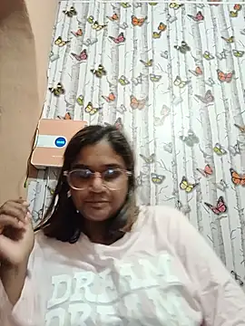 Chat +18 de indianstrawberrylips4u ao vivo