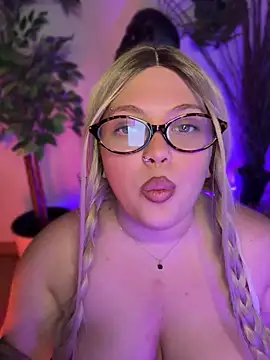 Luna-Bloom Webcam show