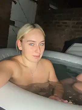 jade_xxxx: διαδικτυακό σόου στην κάμερα