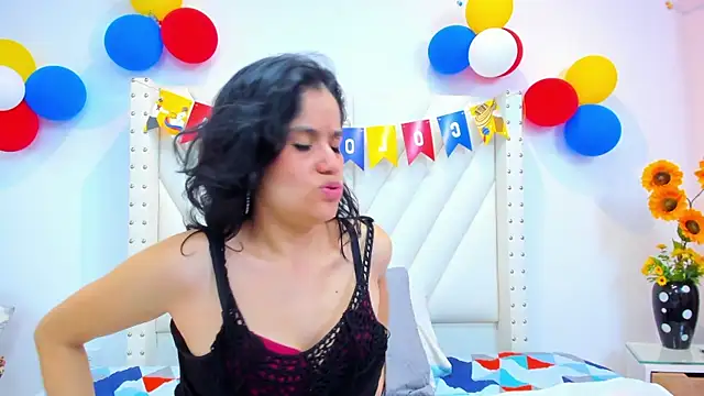 Paulynavera Adlı Modelin Canlı XXX Sohbeti