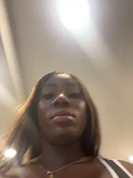 ZarahFerreira Adlı Modelin Canlı XXX Sohbeti