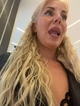 LisaMurr Adlı Modelin Canlı XXX Sohbeti