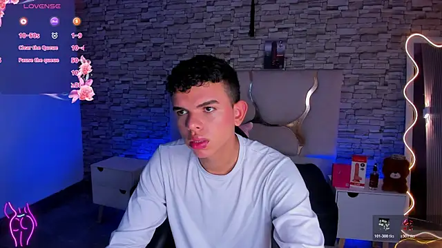 הופעת וובקאם של keahi_tay