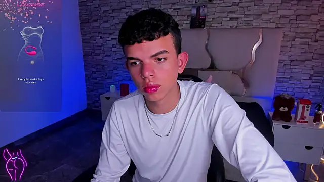 keahi_tay Pertunjukan Webcam