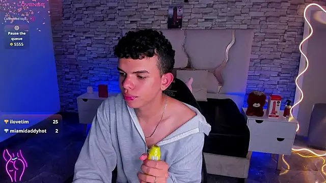 keahi_tay Webcam-Show