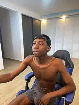 milo018's Webcam Show