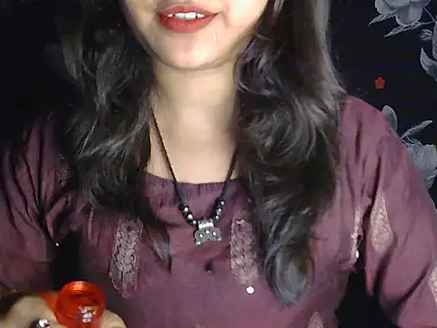 sassy_slut_69 Show in webcam