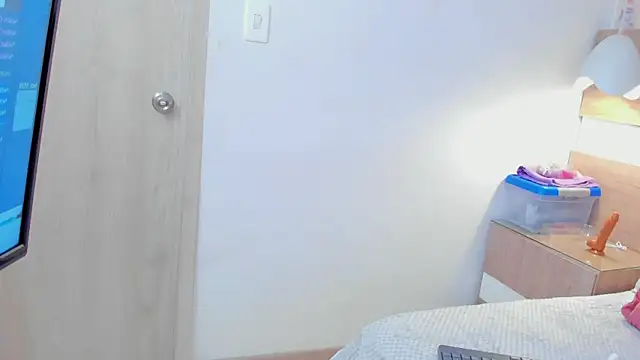 Angel_ee's Live Chat Room