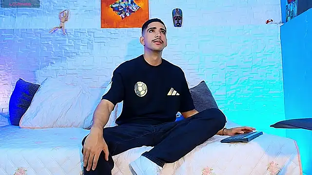 Eliassalvatore_ Show in webcam