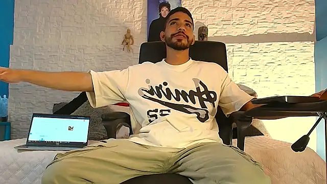Kratoswolf Chat XXX in diretta