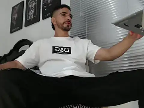 Kratoswolf's Live XXX Chat