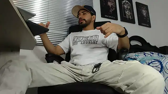 Kratoswolf Chat XXX live