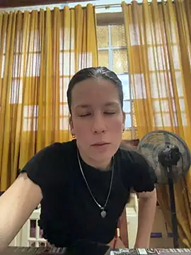XXX chat uživo modela Melu12