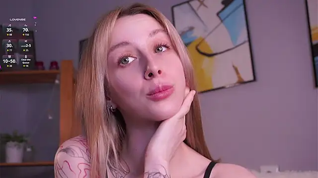 EugeniaEarl's Live XXX Chat