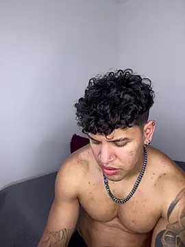 amenadiel_fire Show in webcam