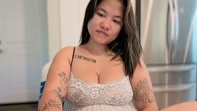 momgoeswild's Live XXX Chat