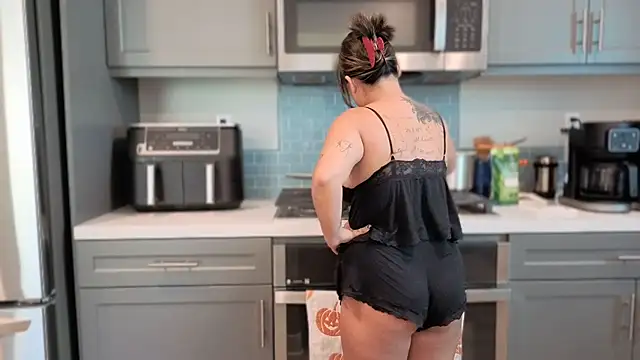 momgoeswild XXX чат на живо
