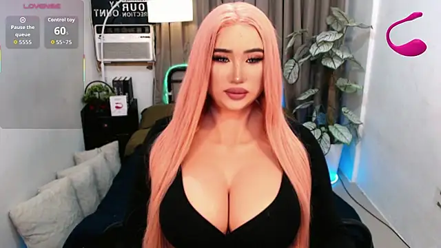 SASSYsavannahts: διαδικτυακό σόου στην κάμερα
