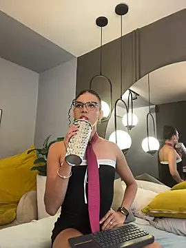 Luxa_Velvet Show in webcam