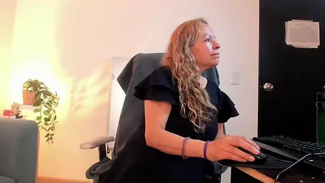 Chat +18 de Ivonne_4 ao vivo