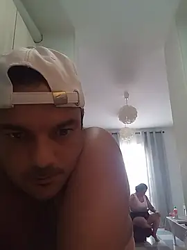 Show de morenitoymorena na webcam