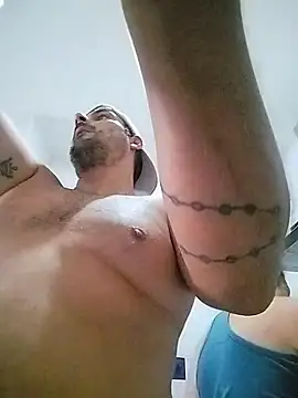 Show modela morenitoymorena na web-kameri