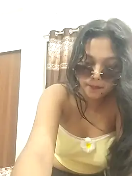 Crazy_Sizzler Show in webcam