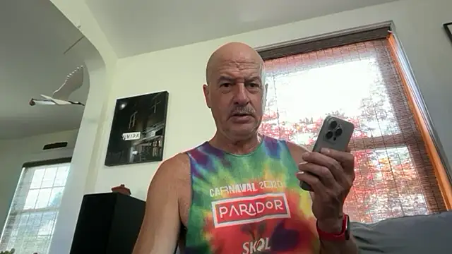 Guy__Grey Show in webcam