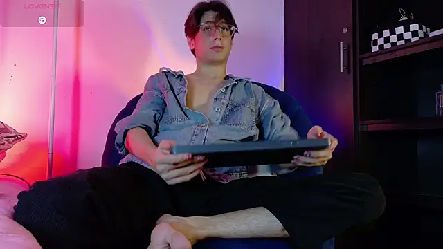 lui_x_dust Webcamshow