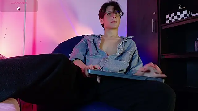 lui_x_dust Show Webcam