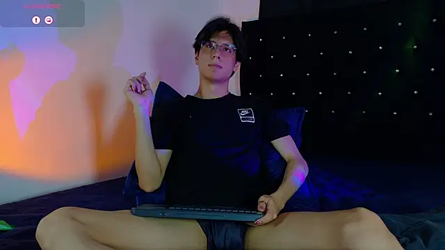 lui_x_dust Adlı Modelin Web Kamerası Şovu