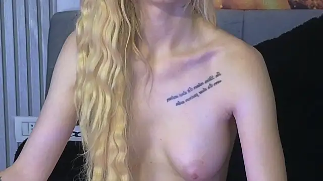 KarmaArms' Webcam Show