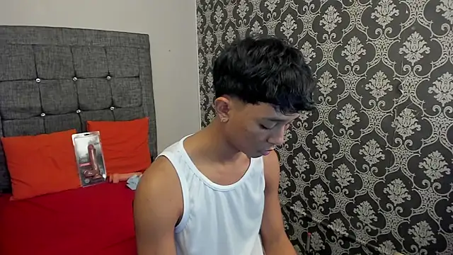 Little_Twink19x: διαδικτυακό σόου στην κάμερα