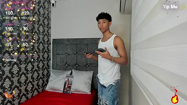 Little_Twink19x Pertunjukan Webcam