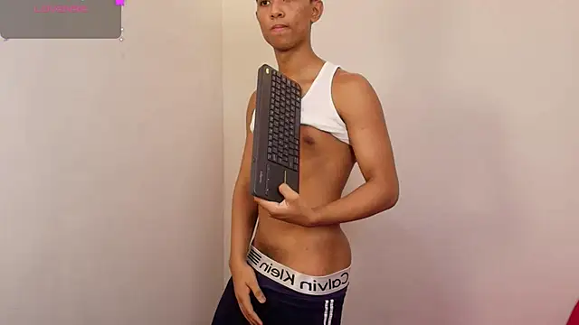 Little_Twink19x Webcamshow