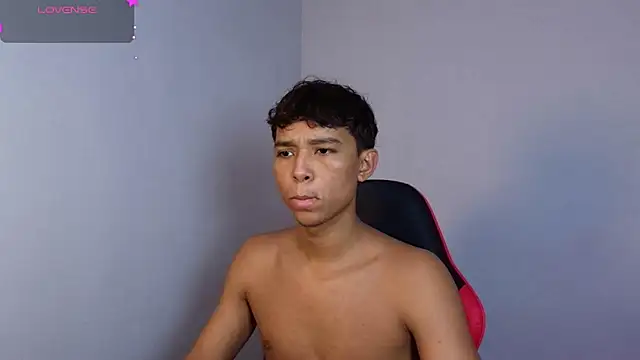 Little_Twink19x Adlı Modelin Web Kamerası Şovu