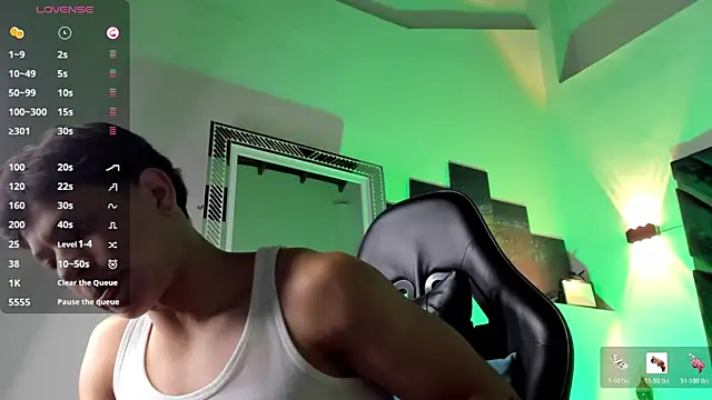 Show modela TonyPetrovjs na web-kameri