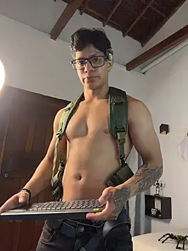 TonyPetrovjsn Webbikameraesitys