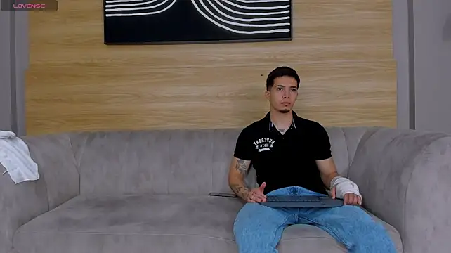 jackson_friends Show in webcam